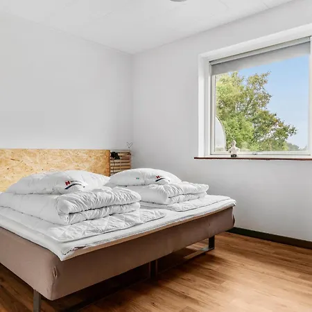 2 Bedroom Stunning In Feriehus Vrå