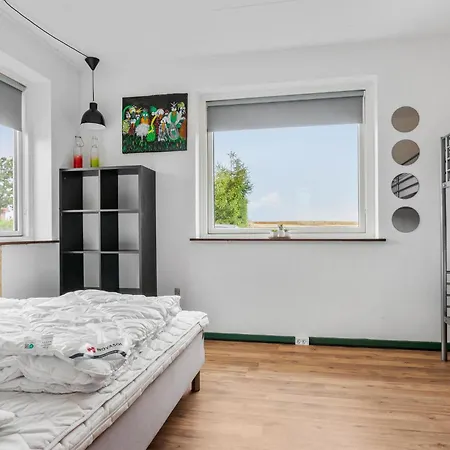 2 Bedroom Stunning In *