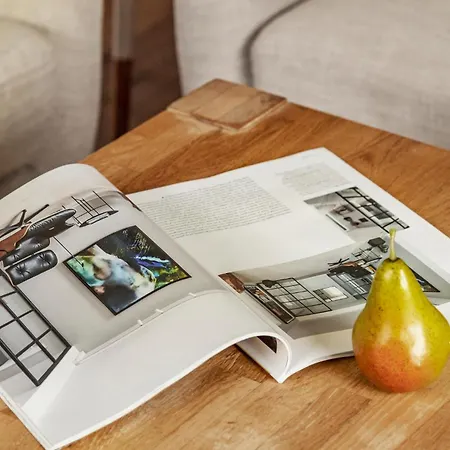 2 Bedroom Stunning In *